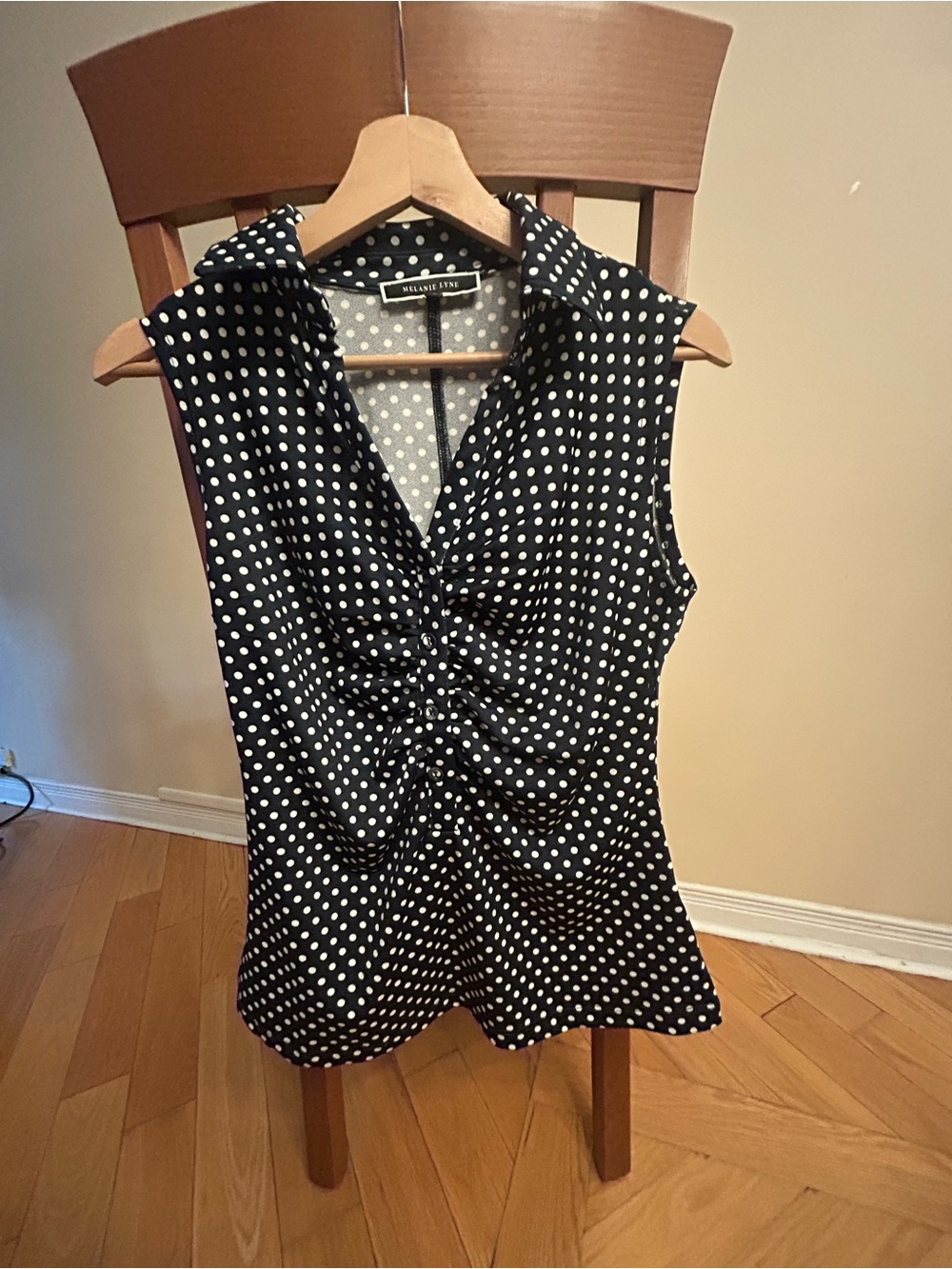 🌹5 for $50🌹MELANIE LYNE Black Polka Dot Sleeveless Twist-Front Top